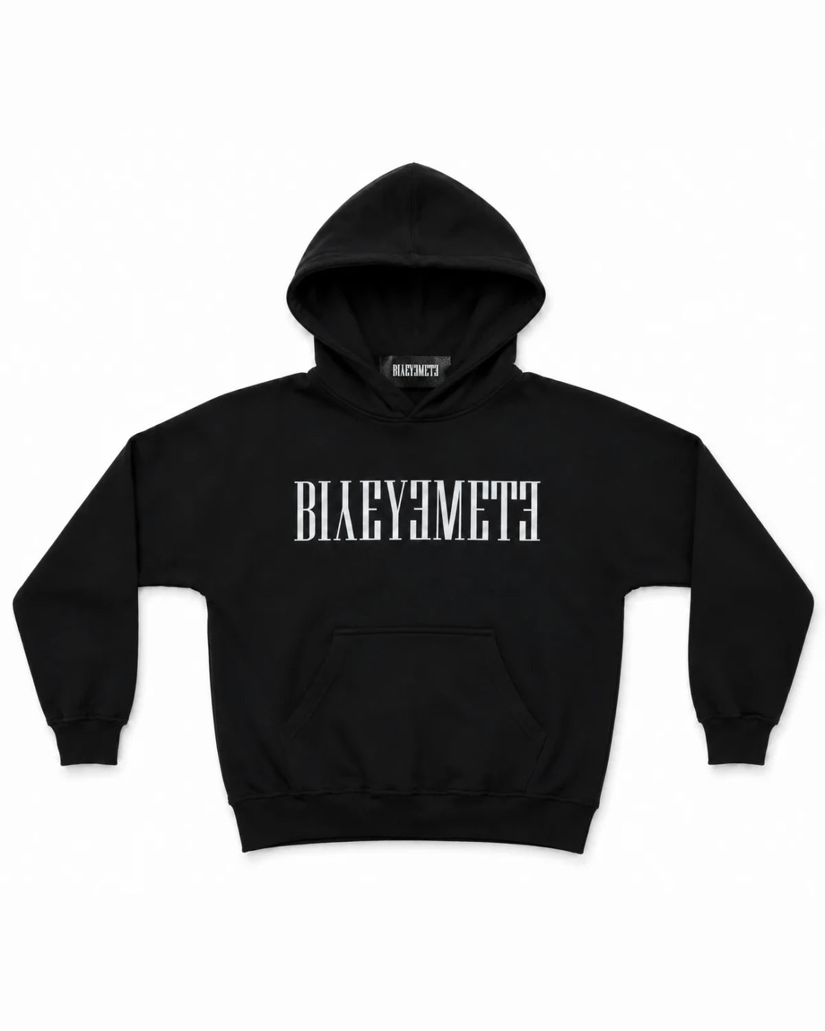 SUDADERA OVERSIZE 550 GSM — SIN COSTURAS EXPUESTAS — NEGRO · BORDADO DELANTERO ENTRE BOLSILLOS — Negro · bordado delantero entre bolsillos