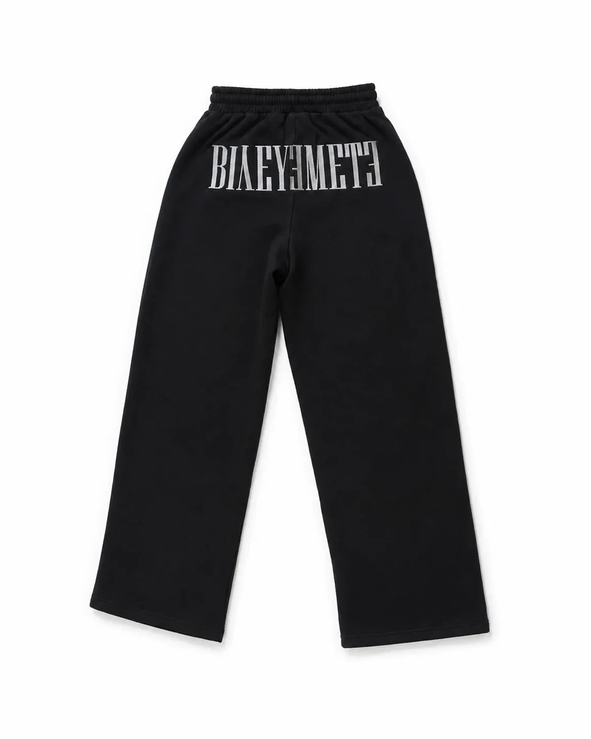 PANTALÓN OVERSIZE 550 GSM — SIN COSTURAS EXPUESTAS — NEGRO · BORDADO TRASERO + DELANTERO PEQUEÑO — Negro · bordado trasero + delantero pequeño