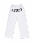 PANTALÓN OVERSIZE 550 GSM — SIN COSTURAS EXPUESTAS — BLANCO · BORDADO DELANTERO ENTRE BOLSILLOS — Blanco · bordado delantero entre bolsillos