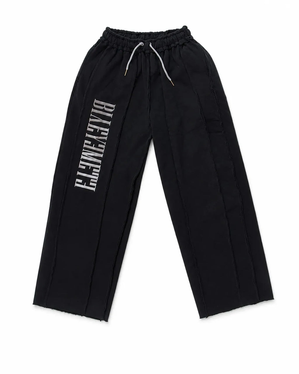 PANTALÓN OVERSIZE 550 GSM — COSTURAS EXPUESTAS — NEGRO BORDADO ENTRE LOS BOLSILLOS — Negro bordado entre los bolsillos