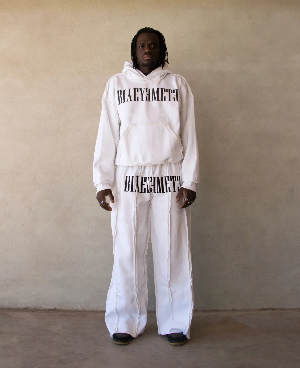 PANTALÓN OVERSIZE 550 GSM — COSTURAS EXPUESTAS — BLANCO — Blanco